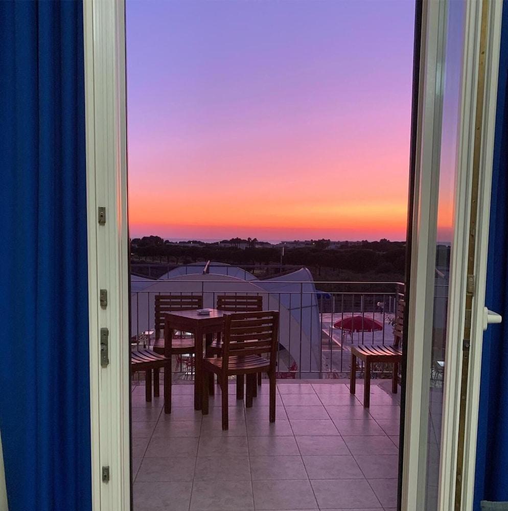 Hotel Resort Portoselvaggio Sant Isidoro  Extérieur photo